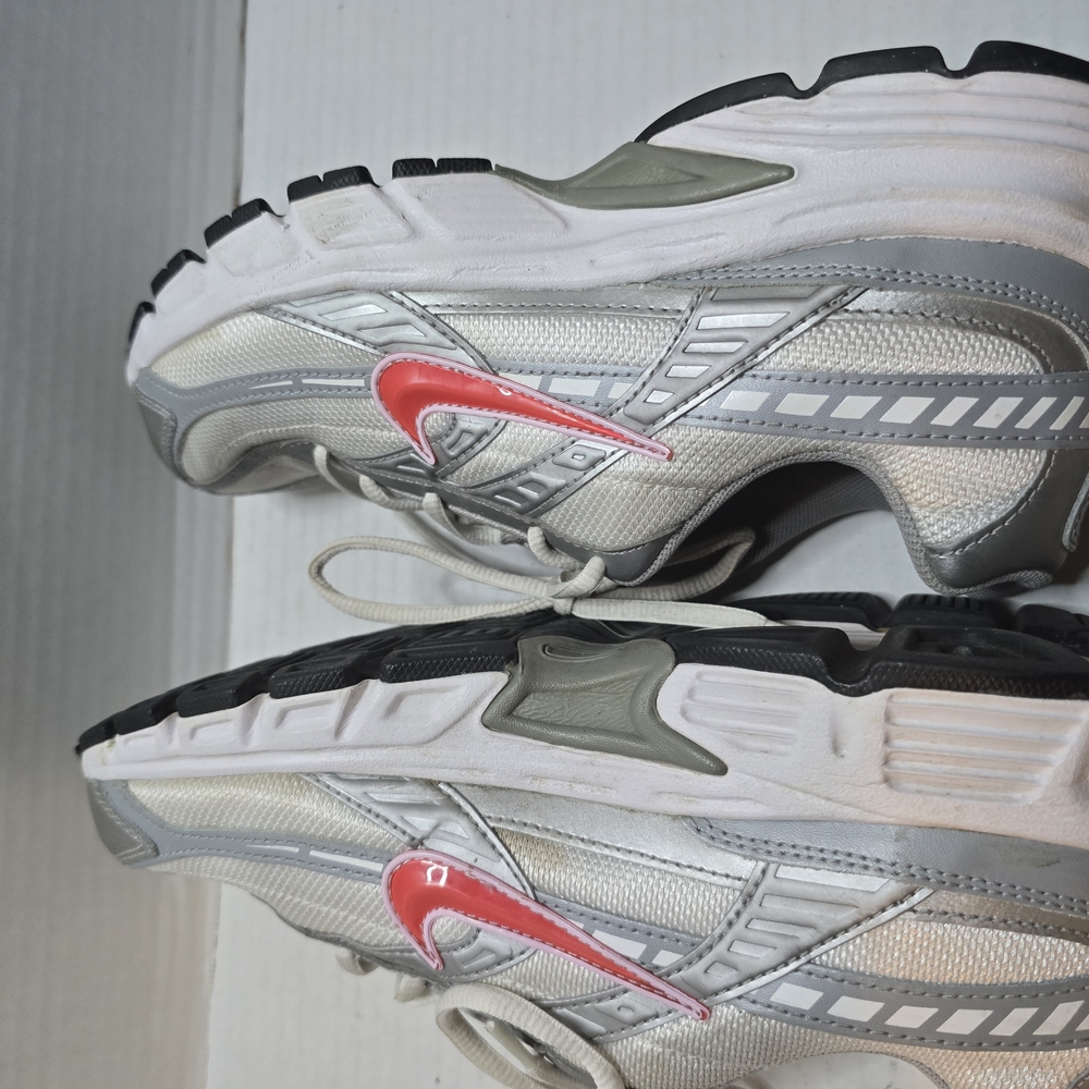 Nike Women's Athletic Shoes - Silver and Red